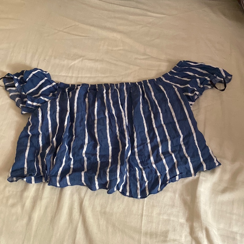 FOREVER 21 crop top - can be stretch - never worn with tags